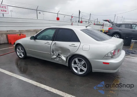 2001 Lexus Is 300 z USA, uszkodzony, nr VIN JTHBD182210022462